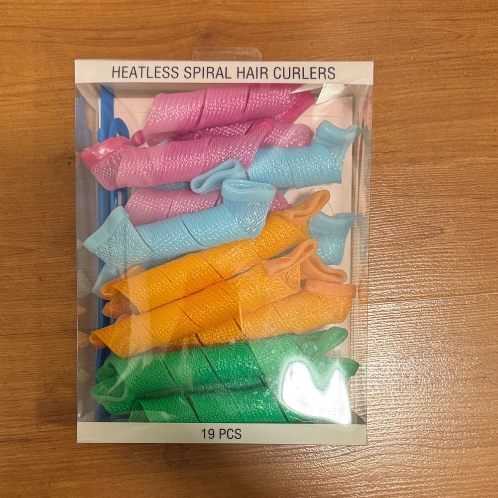 Forever 21 Vibrant Heatless Hair Curlers Set